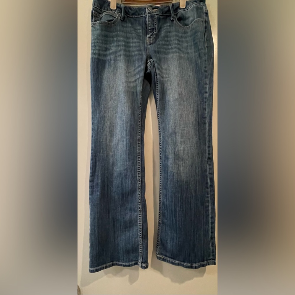 Women’s BANANA REPUBLIC low rise Bootcut jeans. Medium Wash size 29 / 8